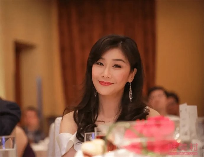 香港女明星张慧仪简介 一生也是满坎坷的