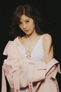 ​赵奕欢：星光熠熠的演技派女演员