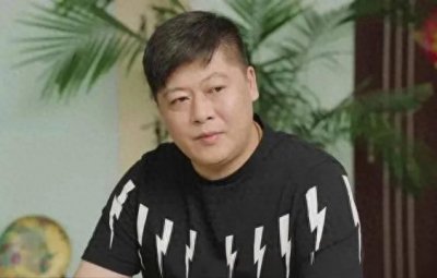 ​贺树峰背后的秘密：被赵本山力捧12年 娶妻子开烧烤店却遭告的故事