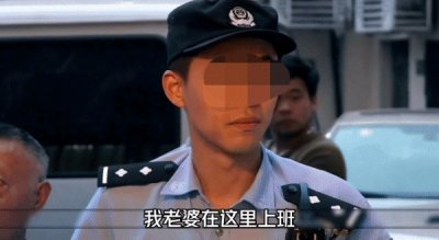 ​40岁阿姨被20多岁小伙撩拨骚扰，其老公上门讨要说法并报警。