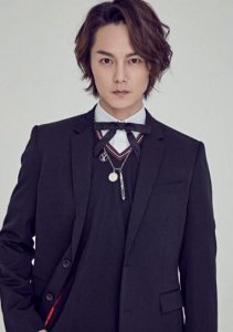 ​有一种“整容”叫尹正的寸头，颜值高到不敢认，网友：吴彦祖