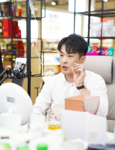 众网红支援河南！辛巴豪捐2000万，赵本山女儿捐30万，丁真受质疑