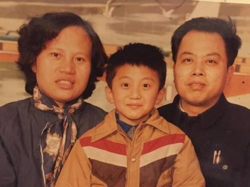 何炅与父亲关系（娱乐圈的父凭子贵）(6)