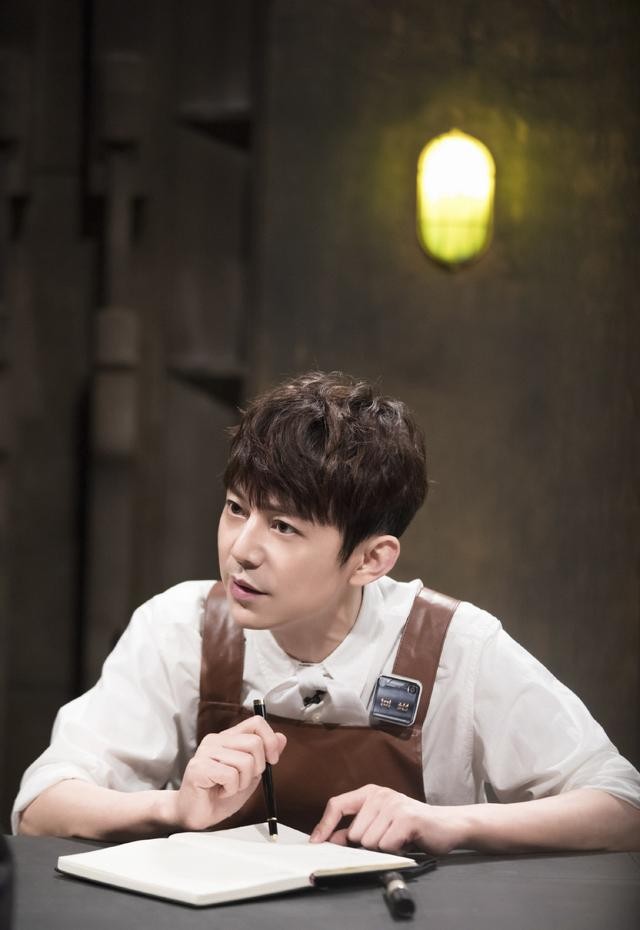 何炅与父亲关系（娱乐圈的父凭子贵）(9)