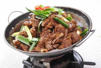 ​广西玉林“荔枝狗肉节”，上万元狂欢，为什么玉林人要吃狗肉？