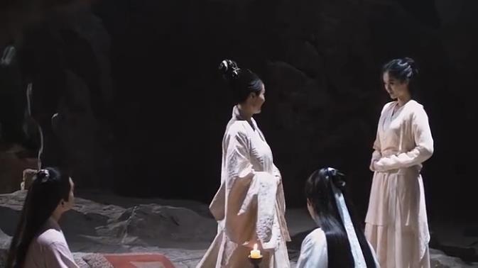 三生三世:翼君有东皇钟,青丘连兵都不养,天君为何却敬畏青丘?