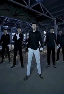 ​网红张诗尧突破一千万粉丝，豪购两百万劳斯莱斯库里南！