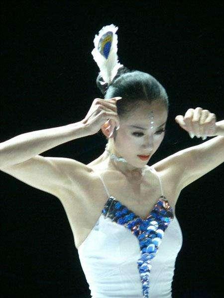 杨丽萍简历及个人资料简介（孔雀舞皇后杨丽萍近照）(15)