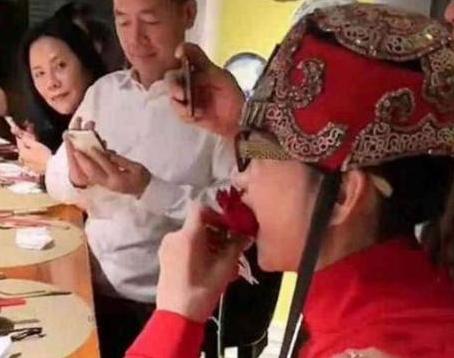 杨丽萍简历及个人资料简介（孔雀舞皇后杨丽萍近照）(14)