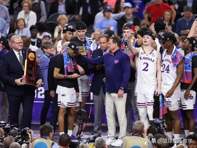 乔丹ncaa决赛(疯狂三月NCAA史上最大逆转)(2)