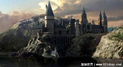 ​霍格沃茨真的存在吗，麻瓜无法发现其存在(被魔法咒语屏蔽了)