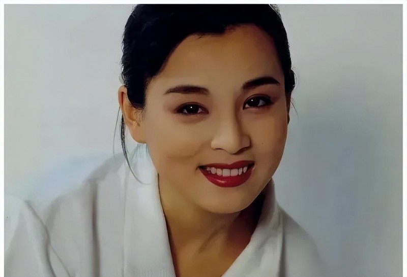 赵明明的近况（古装第一美女赵明明生女后惨遭抛弃）