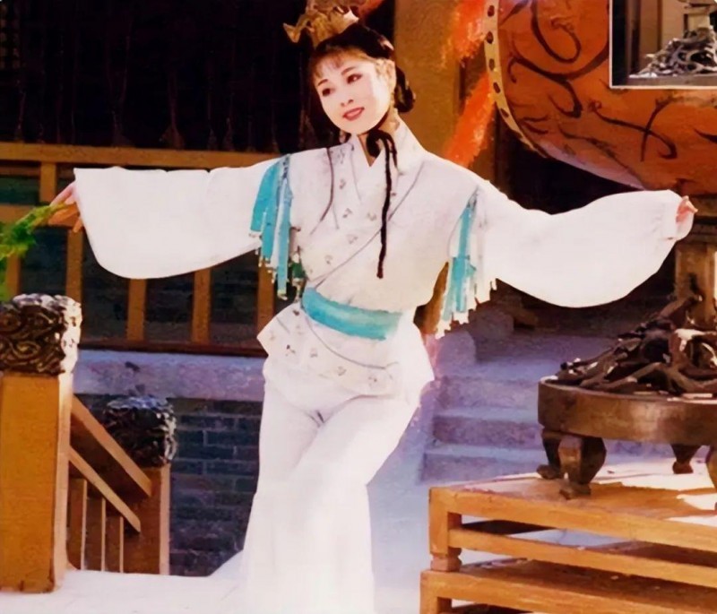 赵明明的近况（古装第一美女赵明明生女后惨遭抛弃）