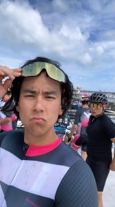 ​38岁彭于晏晒自拍，头发凌乱胡子拉碴，却获赞：有梁家辉的影子