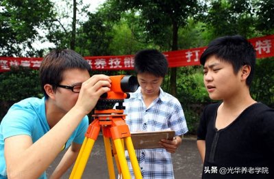 ​职业教育的出路在于改进现有模式、建构和教学方式