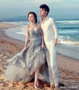 ​李小璐怀二胎独自现身妇产科！神色憔悴孕味十足，甜馨晋升当姐姐