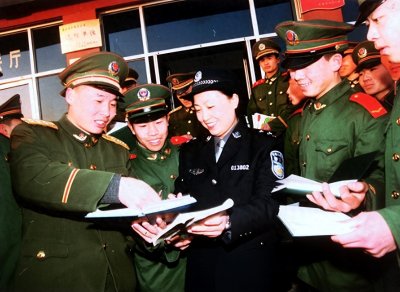 ​任长霞因公去世，四年后丈夫与之合葬，他们唯一的儿子怎么样了