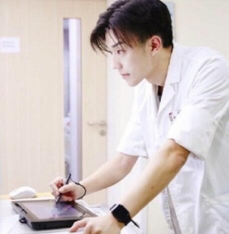 中国医生纪录片在哪看一周更新几集 聚焦医生的心酸苦楚