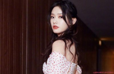 ​林允本名叫什么 费霞为什么改名叫林允