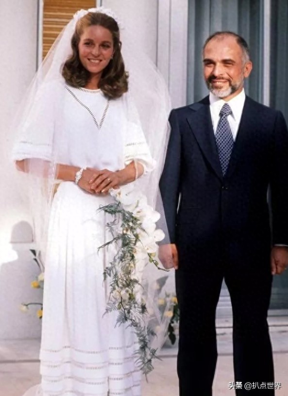 约旦传奇的“九命猫”国王,娶过四个妻子,个个才貌双全