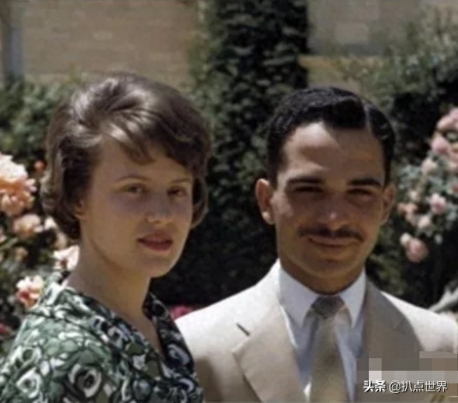 约旦传奇的“九命猫”国王,娶过四个妻子,个个才貌双全