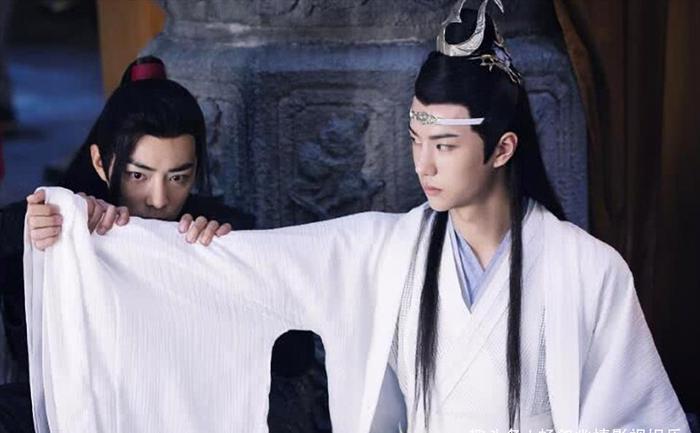 《陈情令》蓝忘机什么时候对魏无羡动情的，这个细节告诉我们