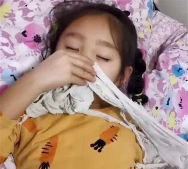 欧阳娜娜姐姐一条被子“盘”24年，没它就睡不着