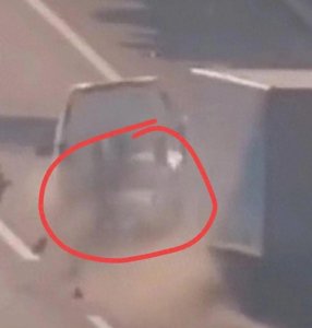 ​太惨烈！高速连环车祸：轿车瞬间撕裂，多人惨死，更多内情被曝光