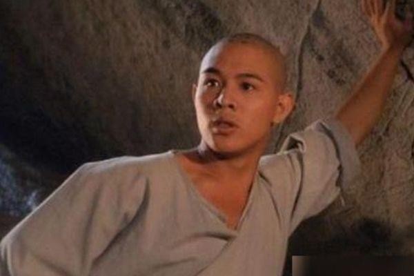 娱乐李连杰真实身份惊人 真实家世身份震惊国人  2