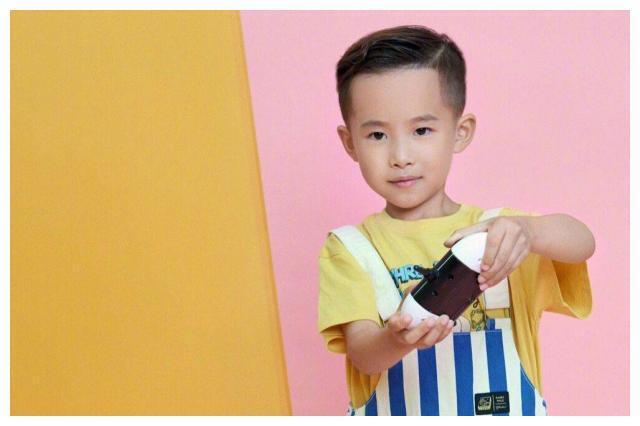 千玺成名路很艰辛,7岁弟弟进入娱乐圈,粉丝直呼要保护楠楠