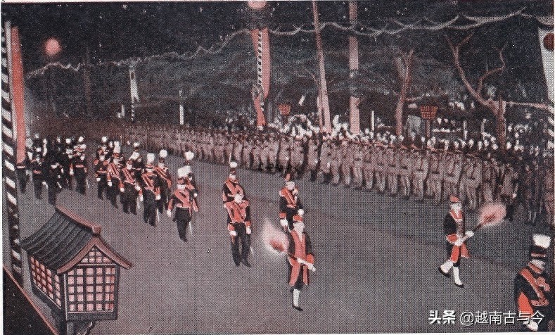 日本大正天皇葬礼出殡仪式全过程：声势浩大，上百人抬棺椁行进