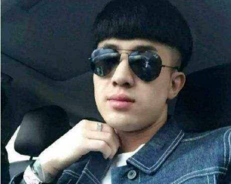 快手网红仙洋公司被砸!躺地呻吟隔着屏幕都觉的疼,网友:真作!