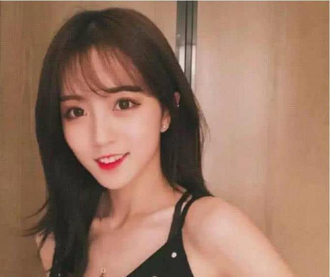 莉哥15分钟“潜规则”短视疯传,超越优衣库,网友:有靠山了!