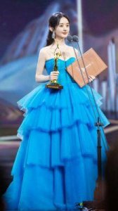 ​再获大奖赵丽颖已达新高度？