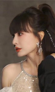 ​当红主持人吴昕最新造型惊艳亮相!鼻梁下巴这是整容成功了吗？