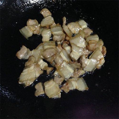 8分钟就能做好的平民家常菜,油豆腐炒肉!