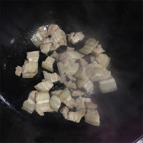 8分钟就能做好的平民家常菜,油豆腐炒肉!