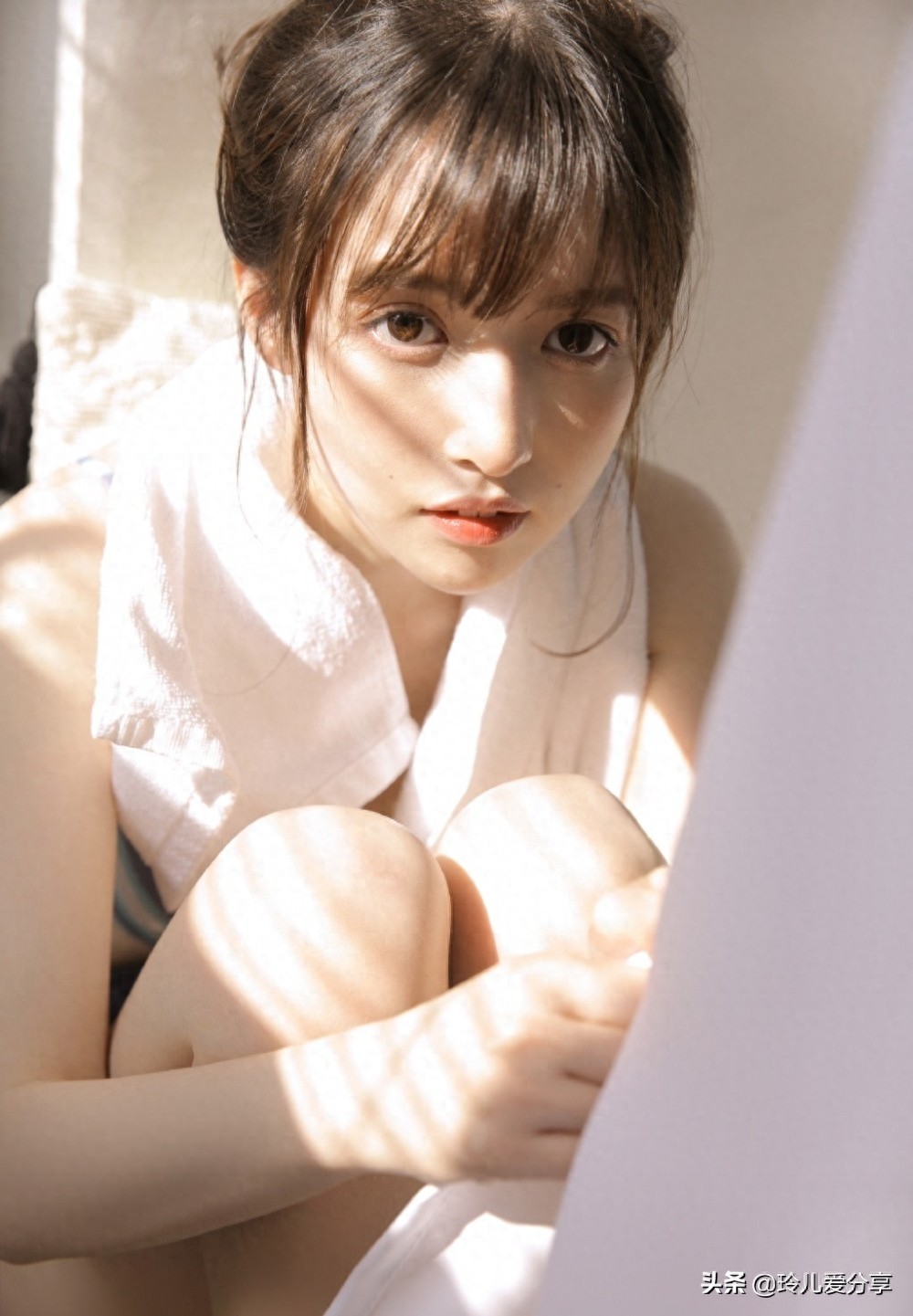 高颜值极品软妹甜美可爱浴室写真