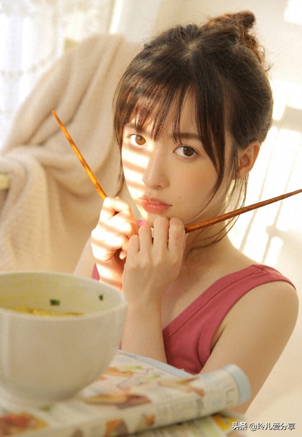 高颜值极品软妹甜美可爱浴室写真