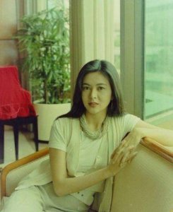 ​关之琳：香港第一美女的迷失与高尔夫球事件背后的真相