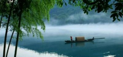 ​《采桑子·轻舟短棹西湖好》赏析