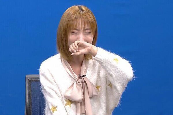 郭mini走光第4段 在镜头面前换衣服走光是故意的吗