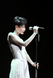 ​家境一般的明星