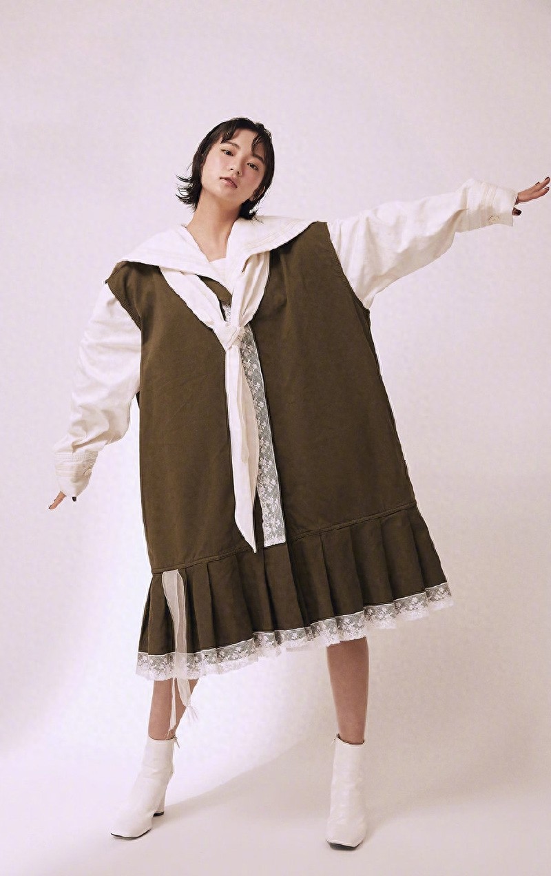 组图:内地女演员张雅钦