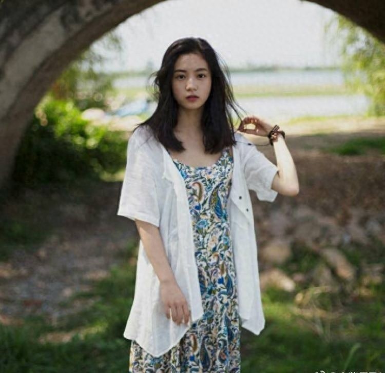 组图:内地女演员张雅钦