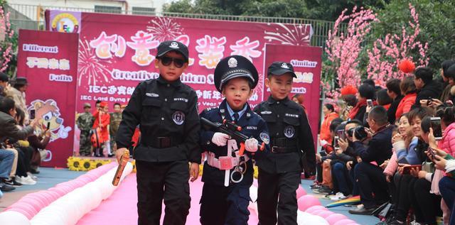 真的很有创意,迎宾幼儿时装秀出中国风迎新年,这些宝贝们太有范