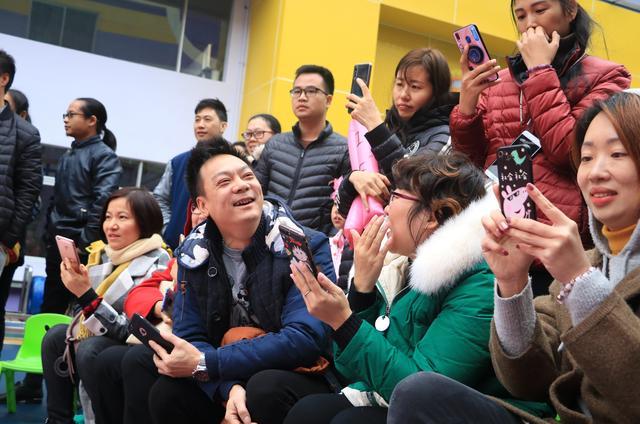 真的很有创意,迎宾幼儿时装秀出中国风迎新年,这些宝贝们太有范