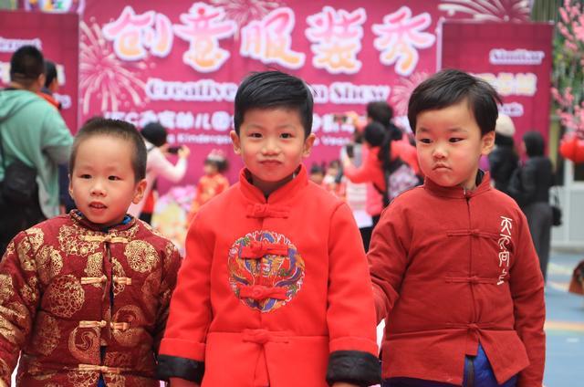 真的很有创意,迎宾幼儿时装秀出中国风迎新年,这些宝贝们太有范