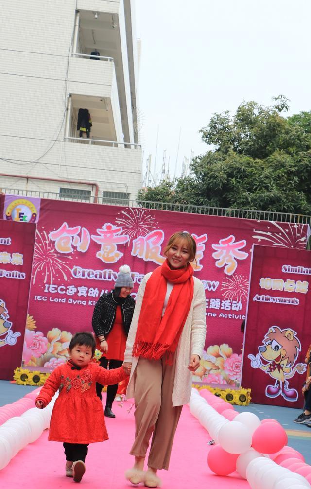 真的很有创意,迎宾幼儿时装秀出中国风迎新年,这些宝贝们太有范