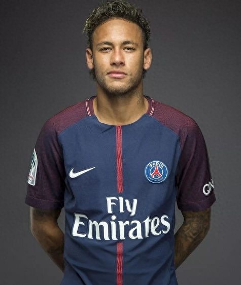 精神小伙内马尔的帅气照片,球技和颜值都很高,值得收藏